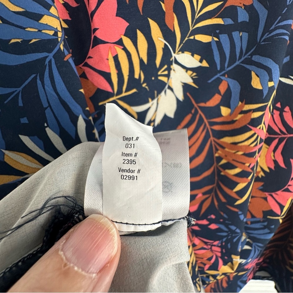 Eddie Bauer Women's Departure V-Neck Print Tank Top EUC - Picture 5 of 5